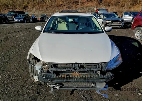 2013 Volkswagen Jetta Sel z USA, uszkodzony, nr VIN 3VWLP7AJ7DM435185